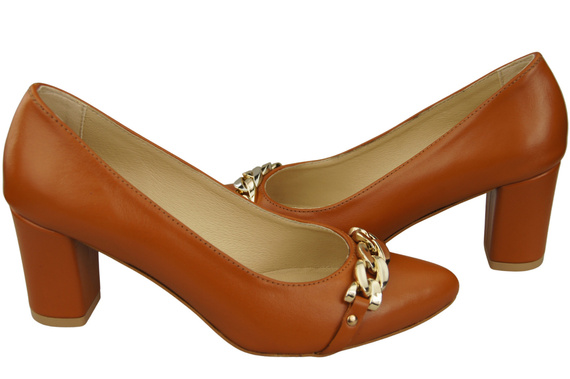 Classic Women's Pumps Shoes made of Natural Leather with a Gold Decorative Chain 200 ElitaBut