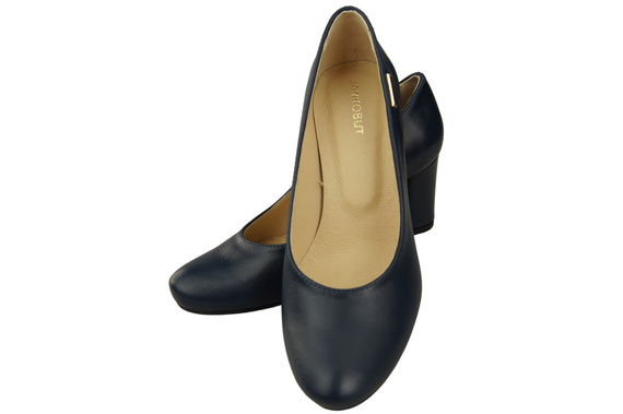 Footwear Classic Women's Natural Leather Almond Nose Dugout 201 ElitaBut