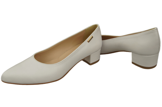 Women's low-heeled pumps timeless elegance and comfort 220 ElitaBut