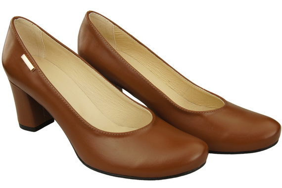 Footwear Classic Women's Natural Leather Almond Nose Dugout 201 ElitaBut