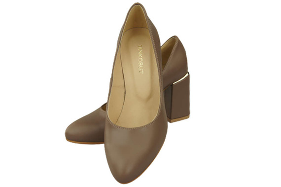 Women's shoes Pumps Natural leather 179 ElitaBut