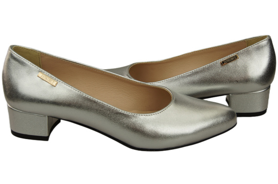 Women's low-heeled pumps timeless elegance and comfort 220 ElitaBut