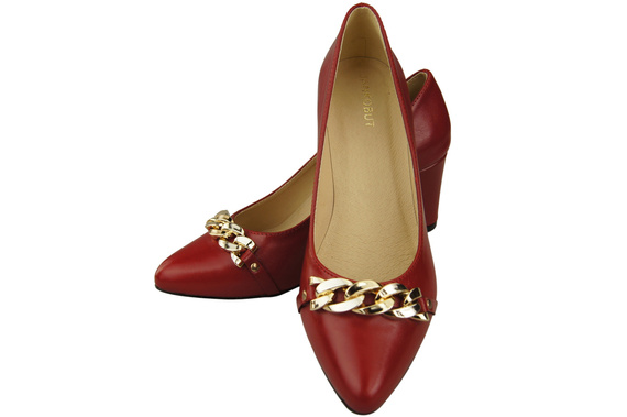 Classic Women's Pumps Shoes made of Natural Leather with a Gold Decorative Chain 200 ElitaBut