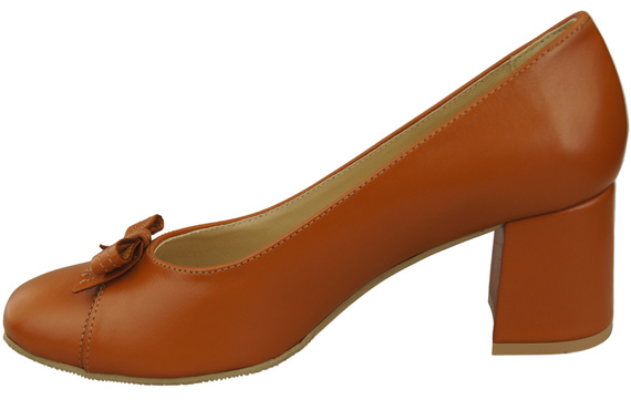 Women's Pumps with a Bow, Natural Leather and Low Heel 203 ElitaBut