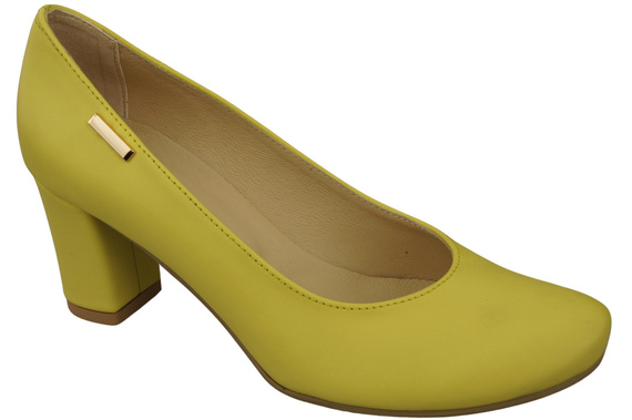 Footwear Classic Women's Natural Leather Almond Nose Dugout 201 ElitaBut