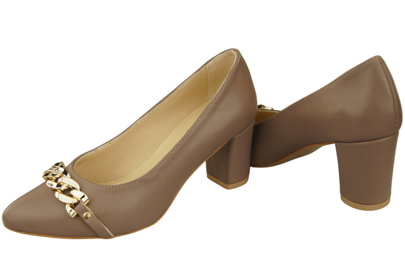 Classic Women's Pumps Shoes made of Natural Leather with a Gold Decorative Chain 200 ElitaBut