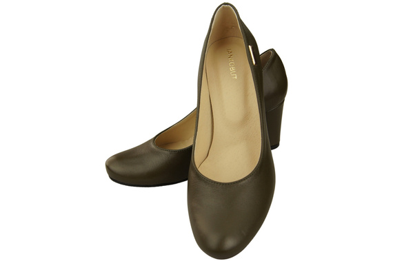 Footwear Classic Women's Natural Leather Almond Nose Dugout 201 ElitaBut