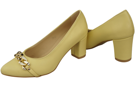Classic Women's Pumps Shoes made of Natural Leather with a Gold Decorative Chain 200 ElitaBut