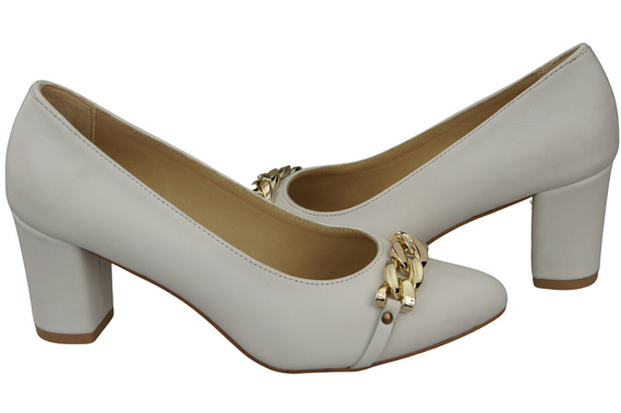 Classic Women's Pumps Shoes made of Natural Leather with a Gold Decorative Chain 200 ElitaBut