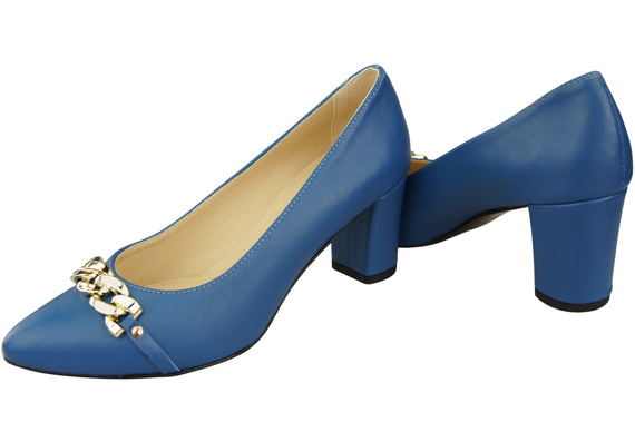 Classic Women's Pumps Shoes made of Natural Leather with a Gold Decorative Chain 200 ElitaBut