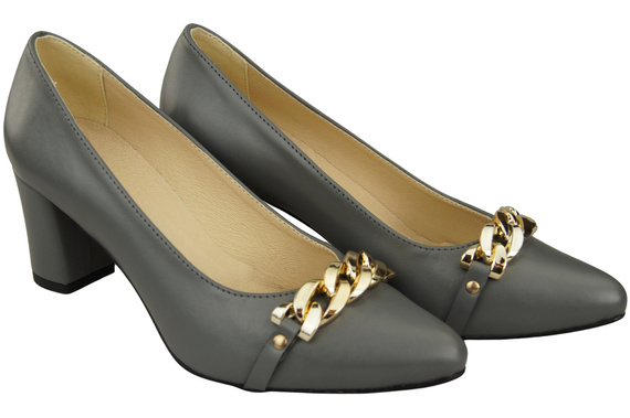 Classic Women's Pumps Shoes made of Natural Leather with a Gold Decorative Chain 200 ElitaBut
