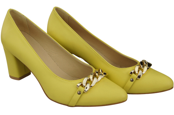 Classic Women's Pumps Shoes made of Natural Leather with a Gold Decorative Chain 200 ElitaBut