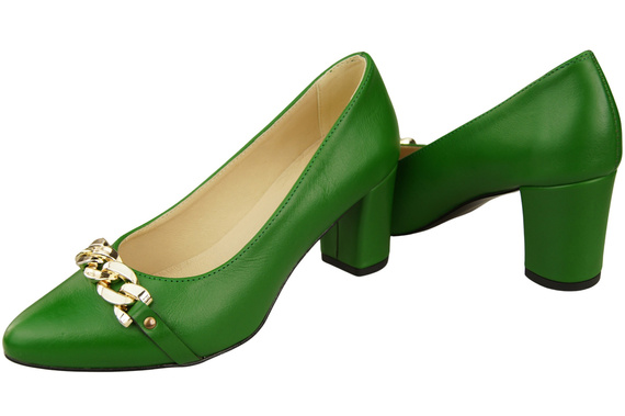 Classic Women's Pumps Shoes made of Natural Leather with a Gold Decorative Chain 200 ElitaBut