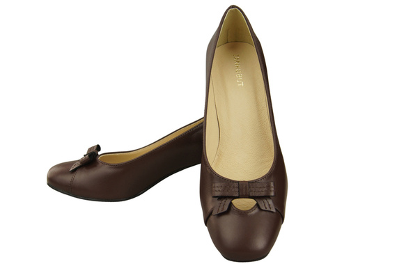 Women's Pumps with a Bow, Natural Leather and Low Heel 203 ElitaBut