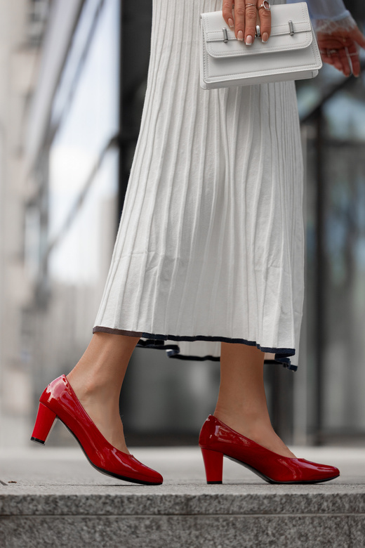 Women's shoes Pumps natural leather Lacquer 974 ElitaBut