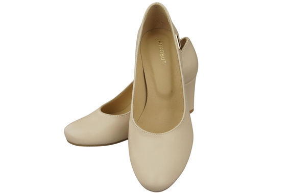Footwear Classic Women's Natural Leather Almond Nose Dugout 201 ElitaBut