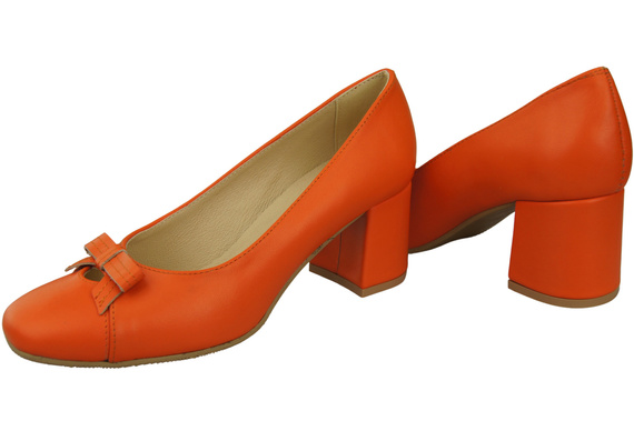 Women's Pumps with a Bow, Natural Leather and Low Heel 203 ElitaBut