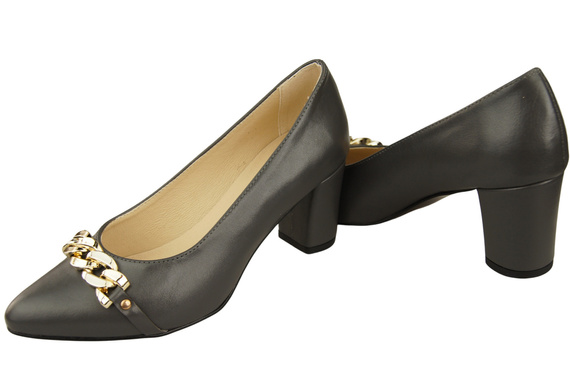 Classic Women's Pumps Shoes made of Natural Leather with a Gold Decorative Chain 200 ElitaBut