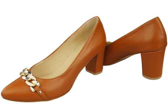 Classic Women's Pumps Shoes made of Natural Leather with a Gold Decorative Chain 200 ElitaBut