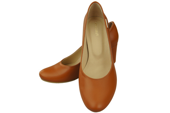 Footwear Classic Women's Natural Leather Almond Nose Dugout 201 ElitaBut