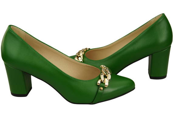 Classic Women's Pumps Shoes made of Natural Leather with a Gold Decorative Chain 200 ElitaBut