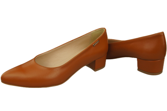 Women's low-heeled pumps timeless elegance and comfort 220 ElitaBut