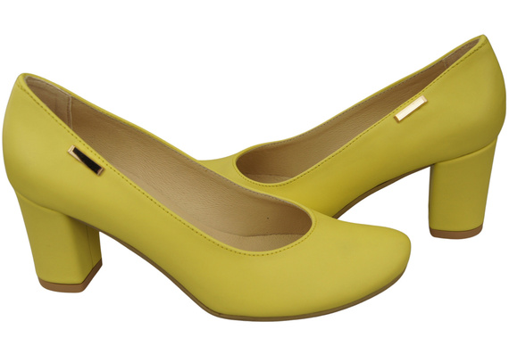 Footwear Classic Women's Natural Leather Almond Nose Dugout 201 ElitaBut