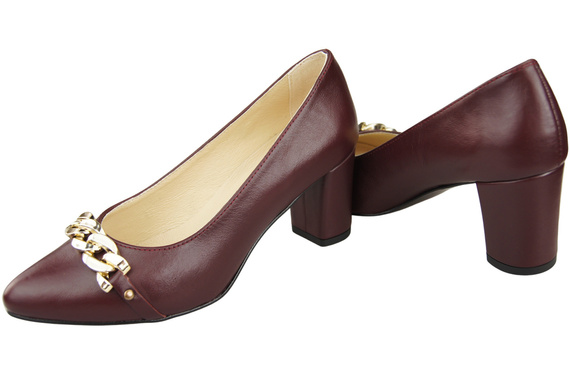 Classic Women's Pumps Shoes made of Natural Leather with a Gold Decorative Chain 200 ElitaBut