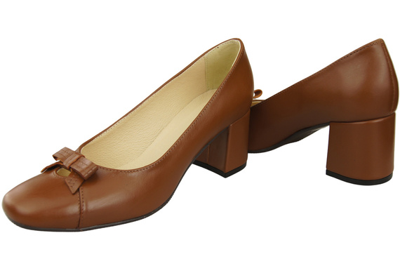 Women's Pumps with a Bow, Natural Leather and Low Heel 203 ElitaBut