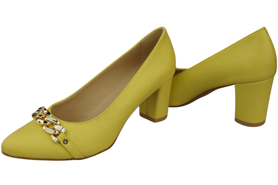 Classic Women's Pumps Shoes made of Natural Leather with a Gold Decorative Chain 200 ElitaBut