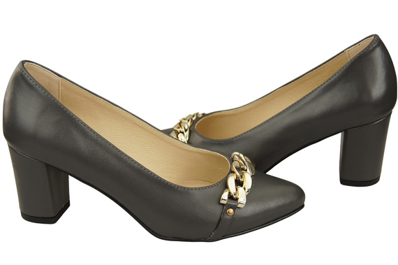 Classic Women's Pumps Shoes made of Natural Leather with a Gold Decorative Chain 200 ElitaBut