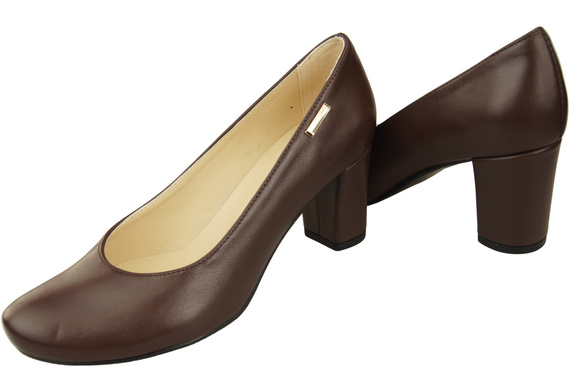 Footwear Classic Women's Natural Leather Almond Nose Dugout 201 ElitaBut