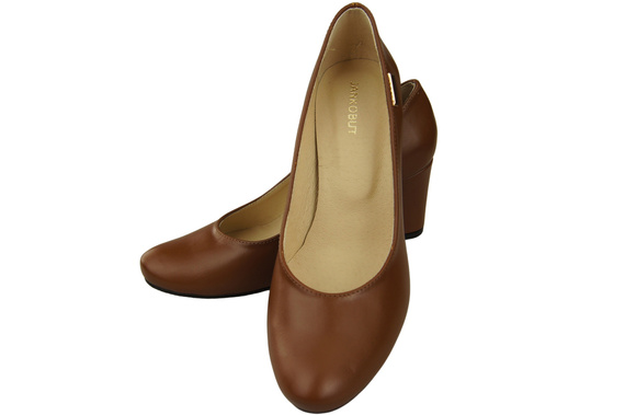 Footwear Classic Women's Natural Leather Almond Nose Dugout 201 ElitaBut