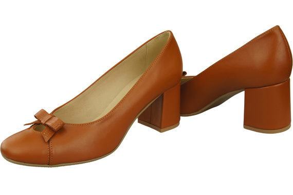 Women's Pumps with a Bow, Natural Leather and Low Heel 203 ElitaBut