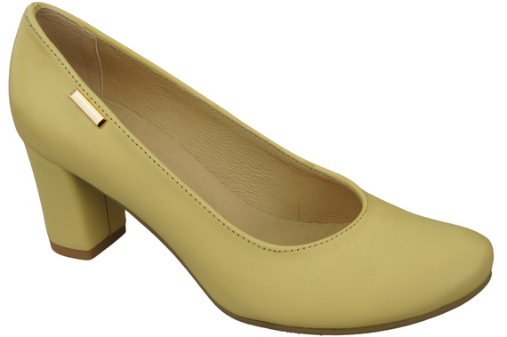 Footwear Classic Women's Natural Leather Almond Nose Dugout 201 ElitaBut