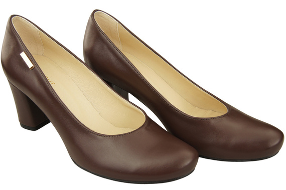 Footwear Classic Women's Natural Leather Almond Nose Dugout 201 ElitaBut
